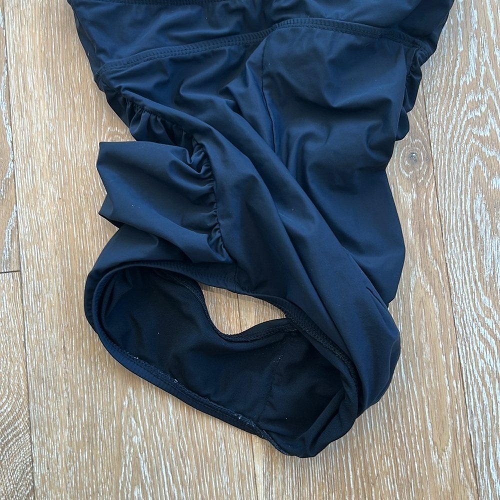 SPANX Assets by Sara Blakey Swimsuit - Picture 6 of 8